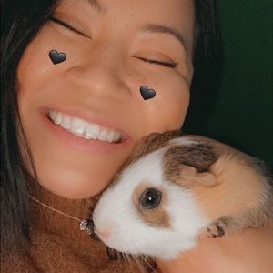 Meet your Posher, Cassandra